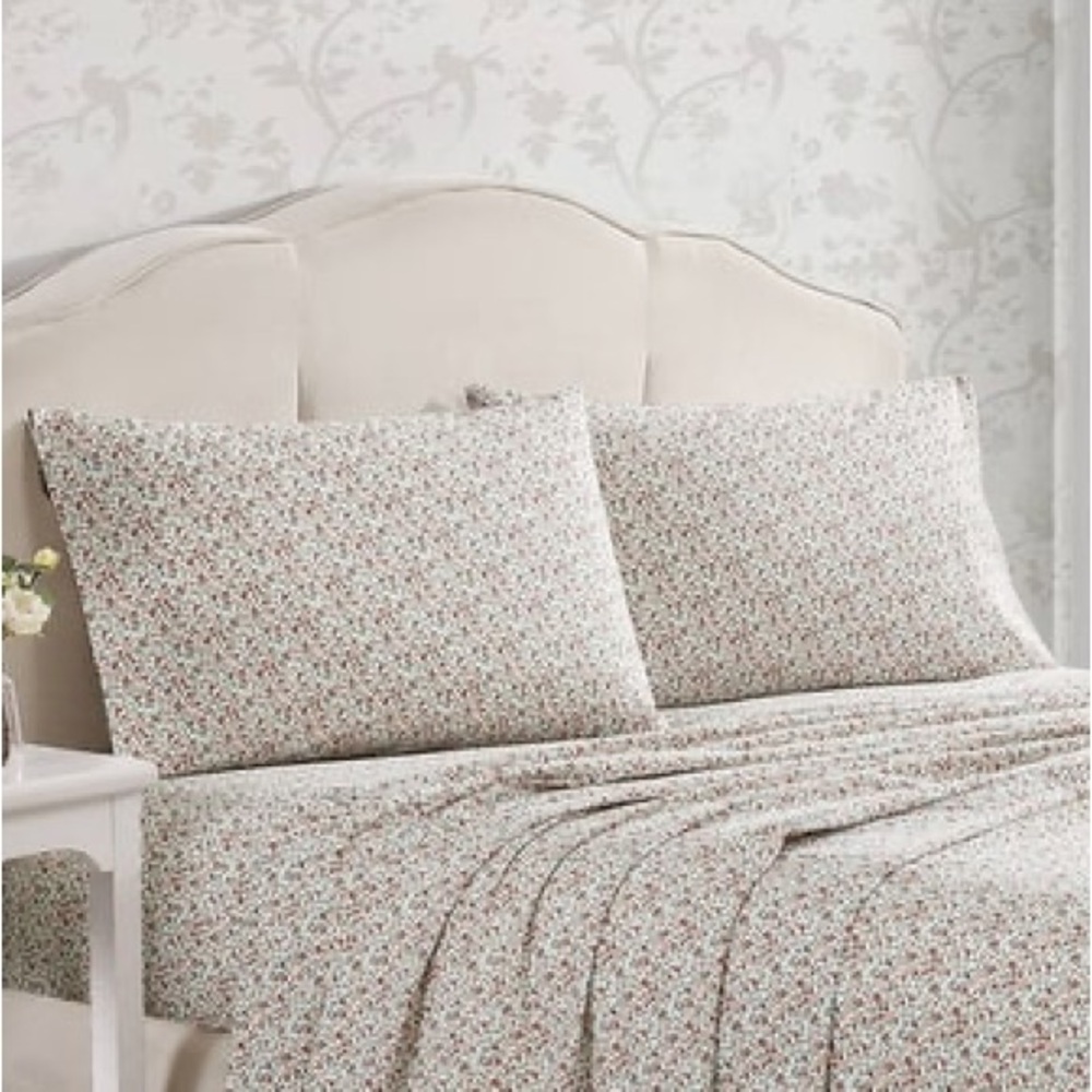 Laura Ashley Soft & Breathable Cotton  ~  2 King Pillow Cases